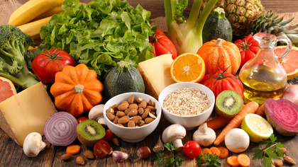 【秋の乾燥対策シリーズ④】
セラミドを守る食事と生活習慣で内側から潤いを